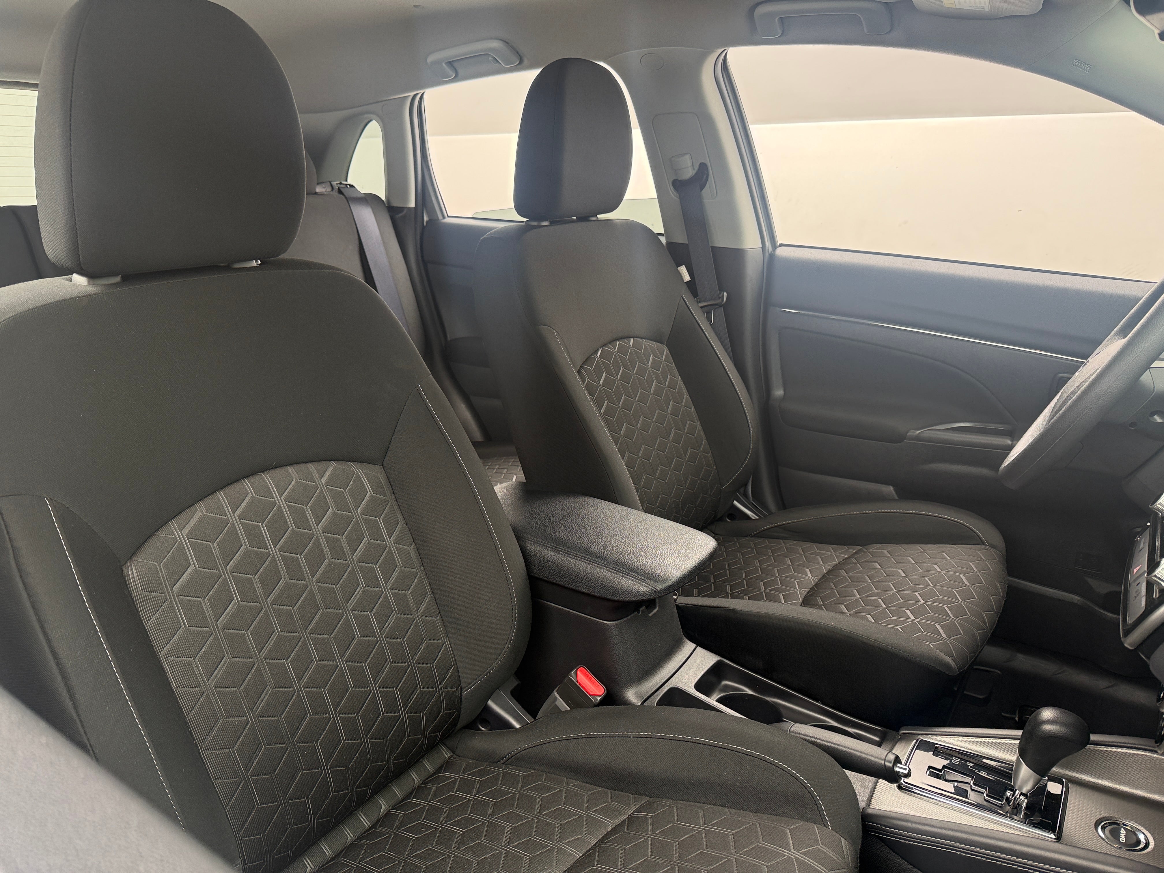 mitsubishi outlander sport 2026 JA4ARUAU0TU016354 image mitsubishi outlander sport 2026 JA4ARUAU0TU016354 image